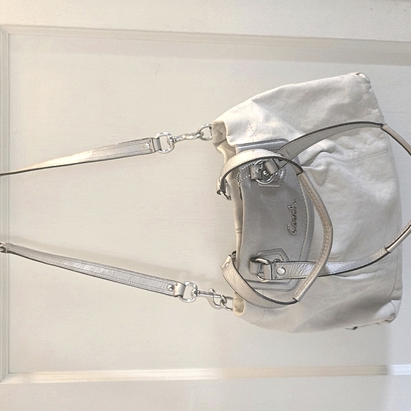 Beautiful Coach Off White And Sillver Leather Satchel With Unbranded Dust Bag - Picture 2 of 16